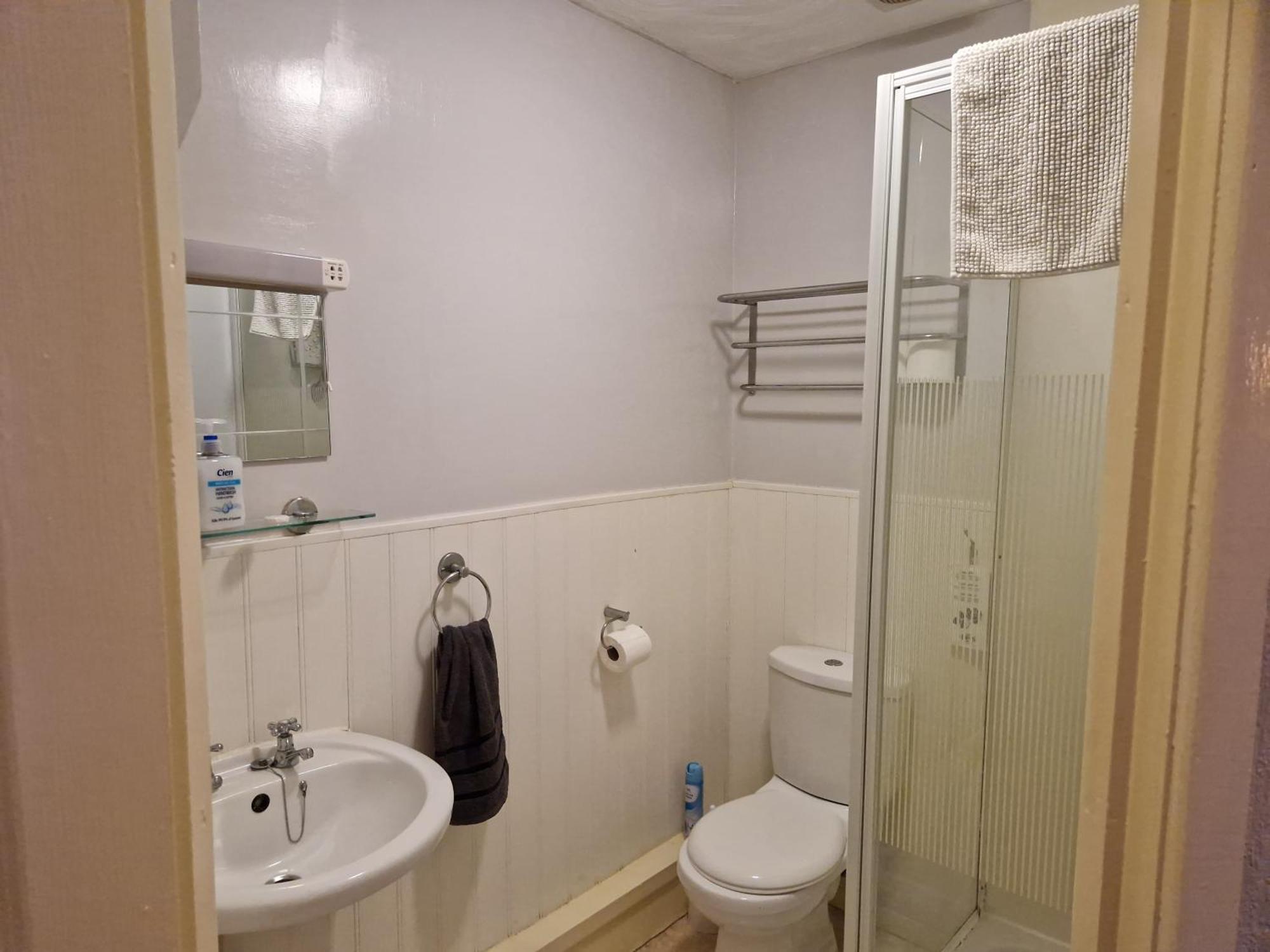 Twin Room with Private Bathroom